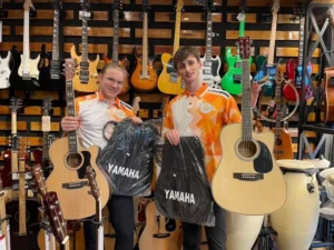 From Fiddle to Phin: Ethan’s Experience of Storytelling through Music 